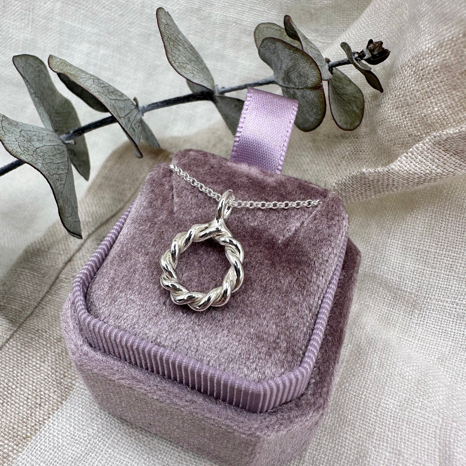 Twisted Necklace