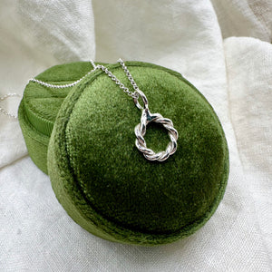 Twisted Necklace