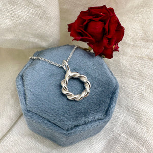 Twisted Necklace