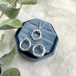 Circle, Melt Studs
