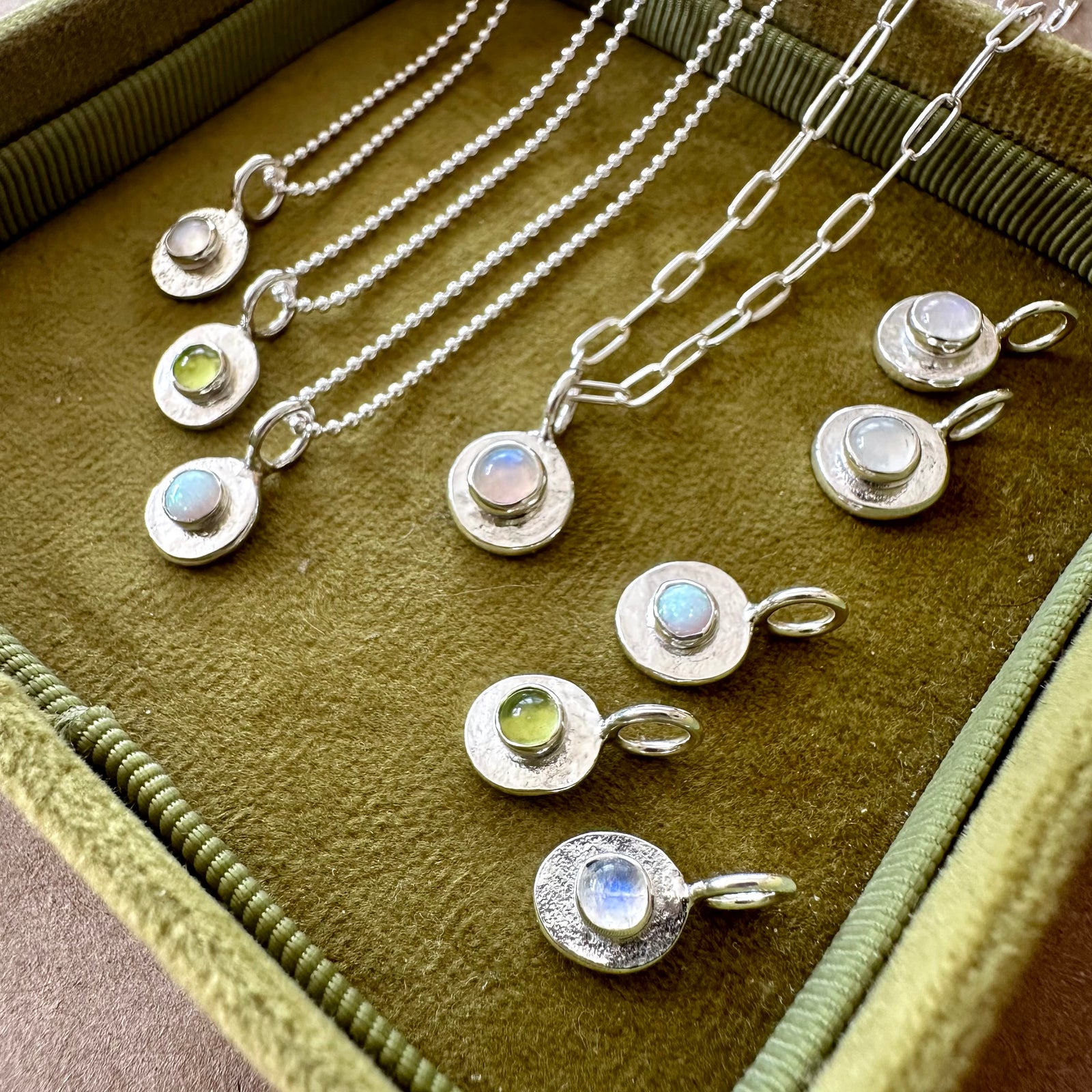 Reclaim, Gem Charms