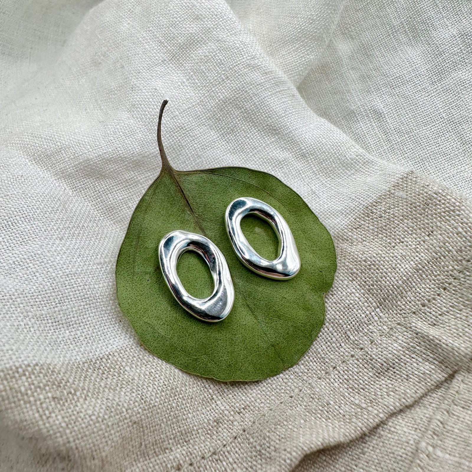 Organic Oval, Silver Studs