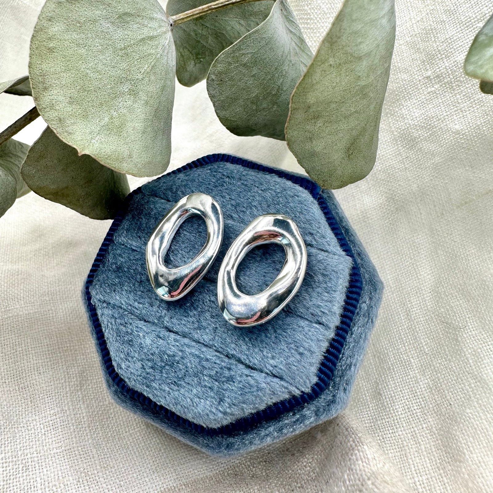 Organic Oval, Silver Studs